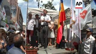 TYMOSHENKO SUPPORTERS MARK INT'L DAY OF POLITICAL PRISONERS OUTSIDE PRISON