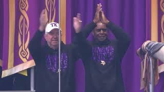 Ahmad Rashad and Tommy Kramer Sound the Gjallarhorn and Lead Skol Chant Prior to Vikings vs. Colts