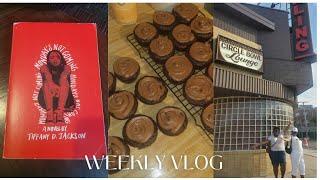 WEEKLY VLOG: Books, Food, Fun