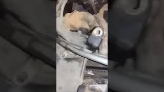 А как вы проверяете уровень масла в двигателе? #авто #автосервис #ремонт #обзор #спецтехника