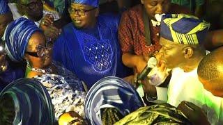 FOLASHADE TINUBU LASVISH MONEY ON MUSILIU HARUNA ISHOLA AS HE SINGS TO CAMPAIGN FOR TINUBU