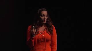 De la nota roja a la nota rosa | Verónica del Castillo | TEDxPalmitas