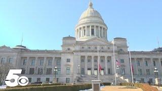 Arkansas bills aim to protect kids online