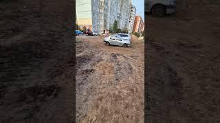 Очень странное точечное благоустройство на Стрелковой
