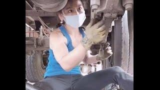 wanita cantik mekanik truk dari china (beautiful woman truck mechanic from china)