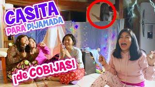 CASITA BONITA ¡De COBIJAS! En la PIJAMADA ¡NOS ASUSTAN!  | CONNY MERLIN