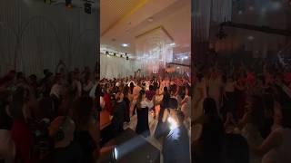 Кто знает , кто эта певица ? Просто взорвала зал на свадьбе в Пятигорске. #wedding #свадьба