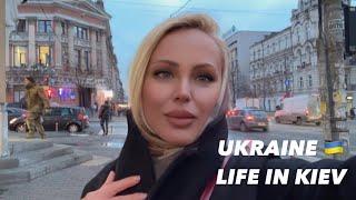 Ukraine  LIFE IN KIEV, February 28, 2025. The Streets of Kiev, Ukraine. Streets Scenes.