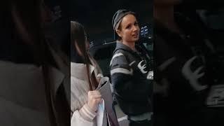 "А Клава то забрала вчера награду на премии и звание ЛУЧШЕЙ ИСПОЛНИТЕЛЬНИЦЫ ГОДА!!🩷", - Лиза