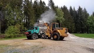 Bodenkalk Waldkalkung: Verladen des Feuchtkalkes