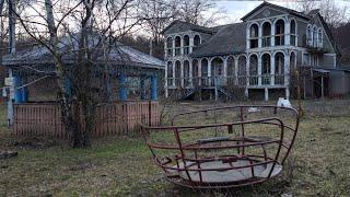 ABANDONED SUMMER-CAMP MANSION FOUND DEEP IN THE WOODS!