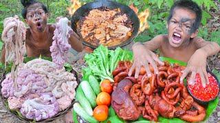 Savage Cooking: A Delicious Jungle Recipe For Pig Intestines