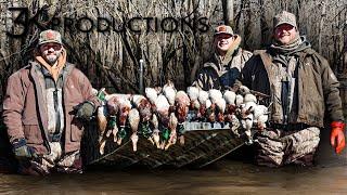 ARKANSAS DUCK HUNTING | MALLARDS & TEAL IN OUR FACE