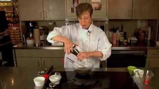 How to Make Vinaigrette: Culinary How-To