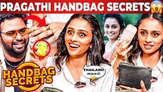 Pragathi இது Handbag -ஆ, இல்ல கொசுவை கொல்லுற நவீன Machine-ஆ இந்த மோதிரம் என் Future -அ சொல்லிடும்