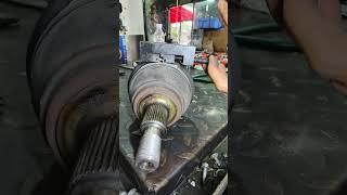 The process of fixing the car ball cage clamps- Good tools and machinery make work easy