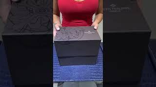 She won 1st prize for mastering this unboxing!