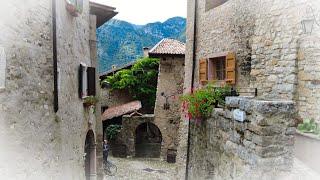 Canale di Tenno die Geisterstadt. Damals verlassen, heute ein historisches Künstlerdorf am Gardasee.