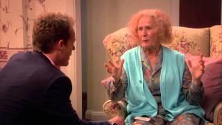 Catherine Tates Nan S01E02