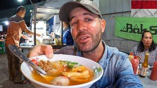 FIRST TIME eating BAKSO MALANG  (Indonesian Street Food)