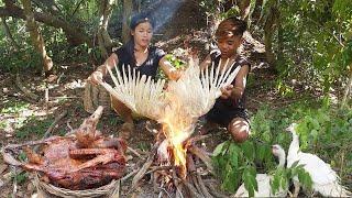 Amazing! Catch and cook duck for jungle food, Duck spicy roasted for dinner & Eating delicious