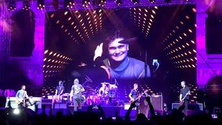 FOO FIGHTERS lets fan play drums - Wheels - Live @ Arena, Pula, Croatia - 19.6.2019.