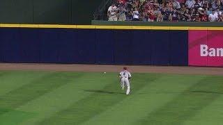 ARI@ATL: B.J. Upton's can-of-corn finds daylight