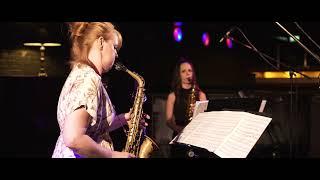 Maynard & Waynard - Sister Sax Duo