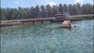 Стильный домик на воде от производителя.
