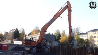 Hitiachi ZX520 LCH  Long reach excavator with slopebucket