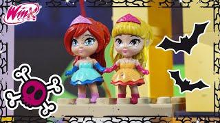 Winx Club - Halloween pool party for the Winx ‍️ | Trick or Treat?