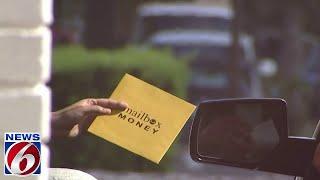 Nonprofit "Mailbox Money" gives out golden envelopes, spreads kindness