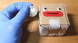 お金を入れてはいけない貯金箱  [a coin box into which you must not put any coins]