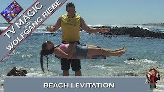 Beach Levitation: TV Magician Wolfgang Riebe