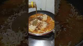 Street Style Maggi ghar Par Kaise banaye|maggi kaise banate hain|#maggi#shorts