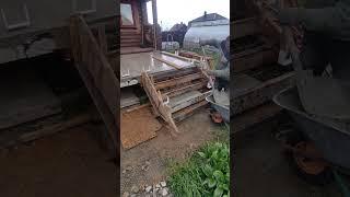 заливка ступени бетоном ручным способом! #стройка #дача #самостройщик #diy #лайфхак