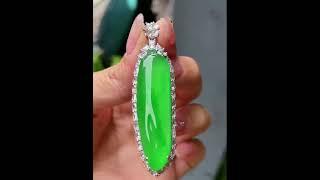 翡翠吊墜丨陽綠翡翠福瓜。#翡翠#jade#翡翠吊墜#翡翠掛件 ​​​#翡翠雕刻