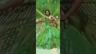 DIY AMAZING DRESS | MODELLING  LEAF GOWN #shorts #talented #diy #awesome #model