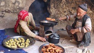 LOVE STORY IN THE CAVE  | Old Lovers Cooking Rural Style Food in the Cave Like 2000 Years Ago