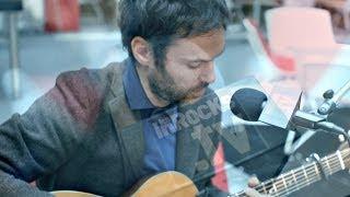 "Like water Like stone": Piers Faccini en session acoustique