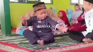 anak kecil lucu, joget sholawat (Syaikhona) tarikkkkkkkkkkk le