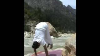 Yogi Kamal "Floating" Ashtanga in the Himalayas Part 3 of 4