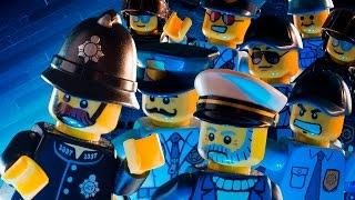 Pirates vs. City Police - LEGO - The Misadventures of Brickbeard #2