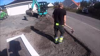 30 tonn beleggningsstein blir til ny innkjørsel / 30 tons of paving stone will be the new driveway