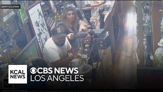 Brazen jewelry theft caught on camera in Orange County