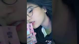 Tiktok Cewek Minum susu ampe tumpah