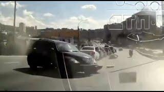 Кто-то явно виноват: «Крайслер» поворачивал налево и столкнулся с мотоциклом в Мурманске