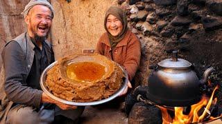 Lovely old couple lifestyle: cooking delicious local food||Village Life Afghanistan