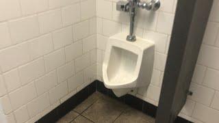 [1152] 1990’s Hardees restroom