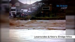 Lesersvideo: Buffelsrivier in Laingsburg in vloed
